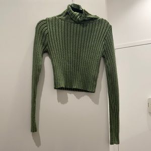 Cropped Urban Turtleneck